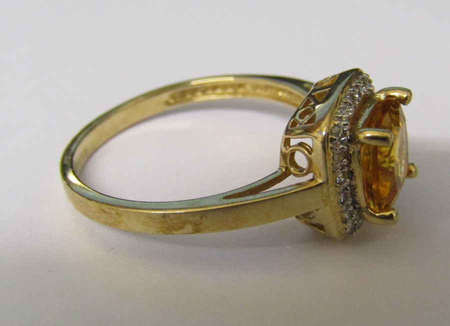 9ct gold citrine and diamond chip ring size U/V weight 3.6 g (citrine 8 mm x 8 mm) - Image 2 of 2