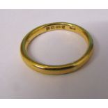 22ct gold band ring size N weight 4 g