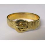 9ct gold buckle ring size W/X weight 4.1g