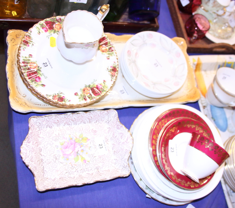 A collection of "Old Country Roses" pattern plates, in sizes, a Susie Cooper "Strawberry" pattern