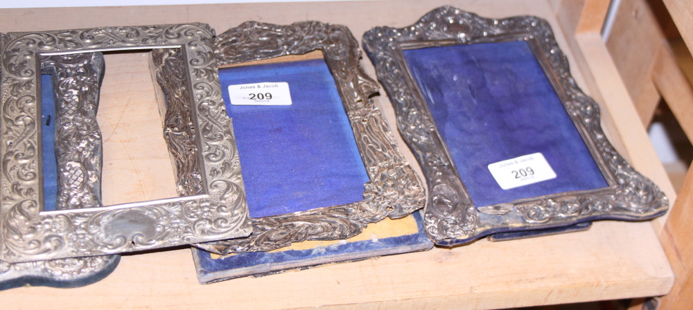 Five silver and white metal photograph frames (damages) - Image 3 of 4