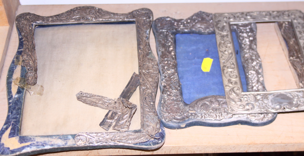 Five silver and white metal photograph frames (damages) - Image 2 of 4