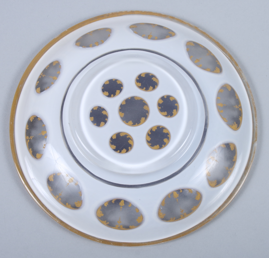 A Continental blue and white overlaid cut glass and gilt decorated ice plate, 6 1/2" dia - Image 3 of 3