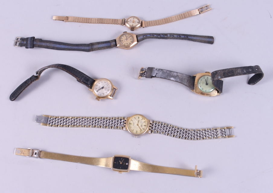 A lady's 9ct gold cased Accurist wristwatch with 9ct gold strap and clasp, a lady's 9ct gold Ledo