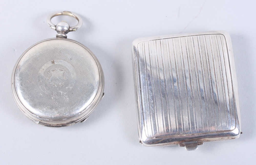 A silver cased travelling watch with engine turned decoration, white enamel dial, Roman numerals and - Bild 2 aus 7