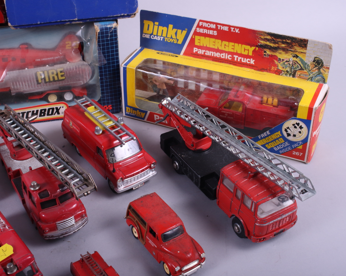 A quantity of die-cast Corgi, Dinky Toys and Matchbox fire engines and other related vehicles, - Image 4 of 5