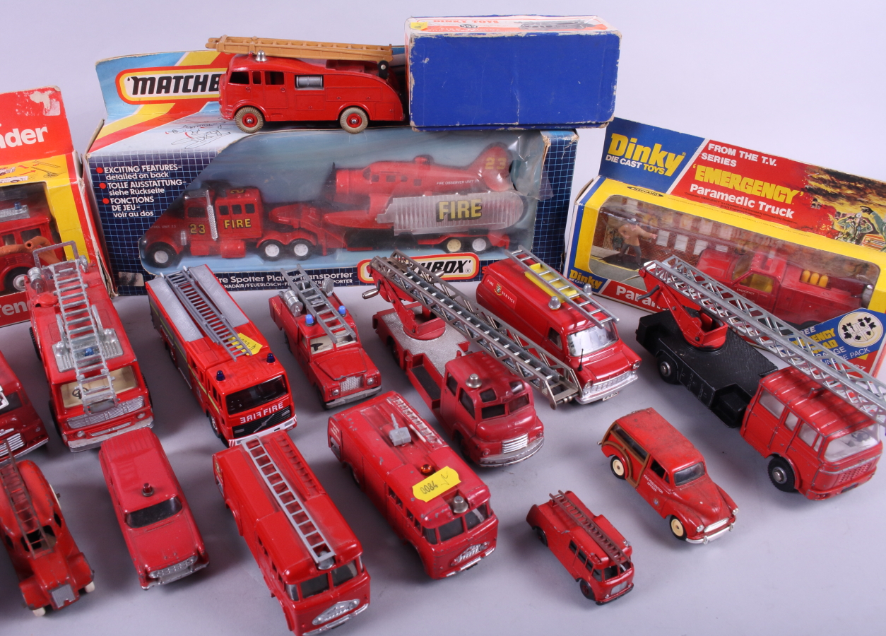 A quantity of die-cast Corgi, Dinky Toys and Matchbox fire engines and other related vehicles, - Image 3 of 5