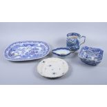 A blue and white pearl ware china mug, decorated grazing rabbits, a blue and white Chinese export