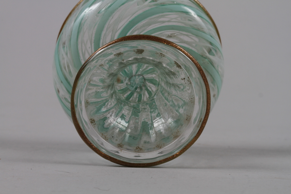 A Venetian green and white spiral glass salt with aventurine rim and folded foot, 2 1/2" dia - Image 2 of 2