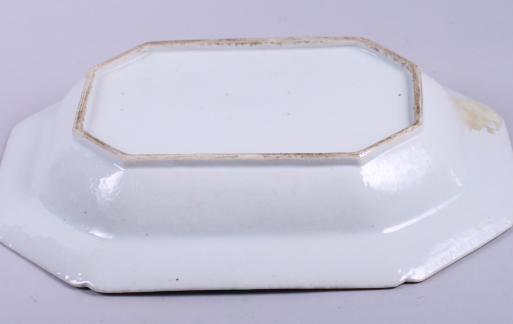 An 18th century Chinese export octagonal meat dish with butterfly and flower decoration, 14 1/2" - Image 7 of 9