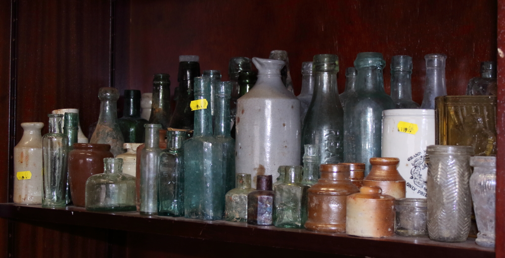 A large collection of glass and ceramic pharmaceutical, medicinal, ink and other bottles - Image 6 of 7