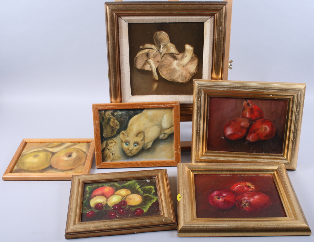 A quantity of still life oil paintings, including examples of mushrooms, pears, grapes and others, - Bild 2 aus 3