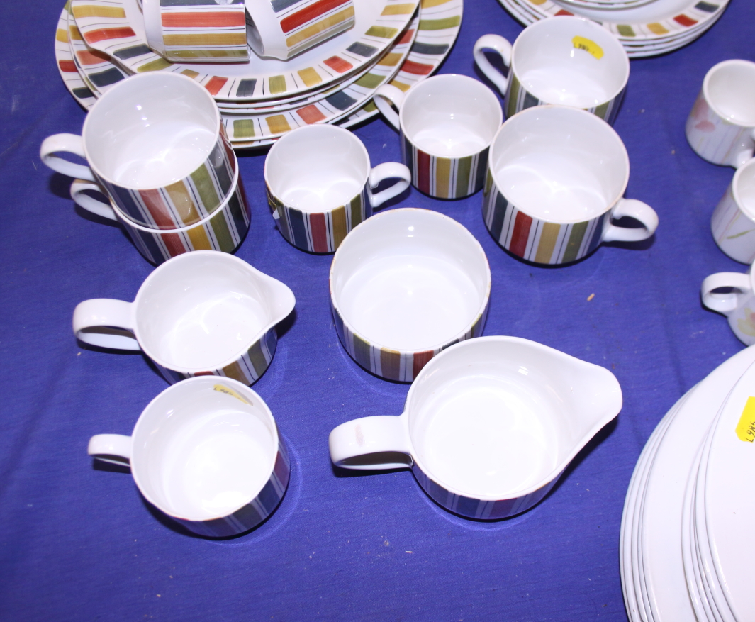 A 1960s Midwinter "Mexicana" part combination service, designed by Jessie Tait, thirty-five pieces - Bild 4 aus 8