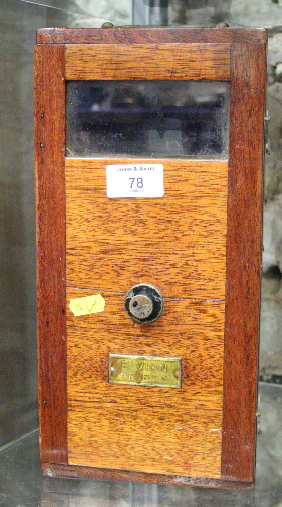 A hand-held compass, by Henry Browne & Co, in mahogany case - Bild 3 aus 3