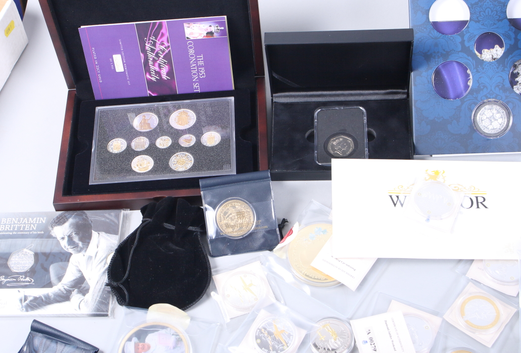 A large collection of Royal, D-Day and other commemorative coins and medallions - Image 2 of 8