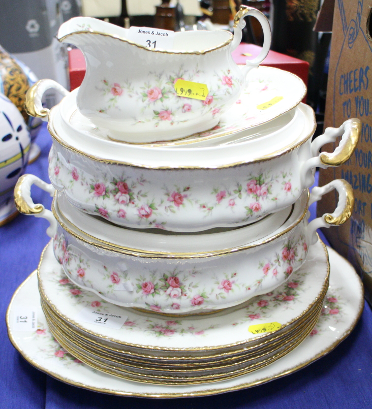 A Paragon "Victoriana Rose" pattern part dinner service