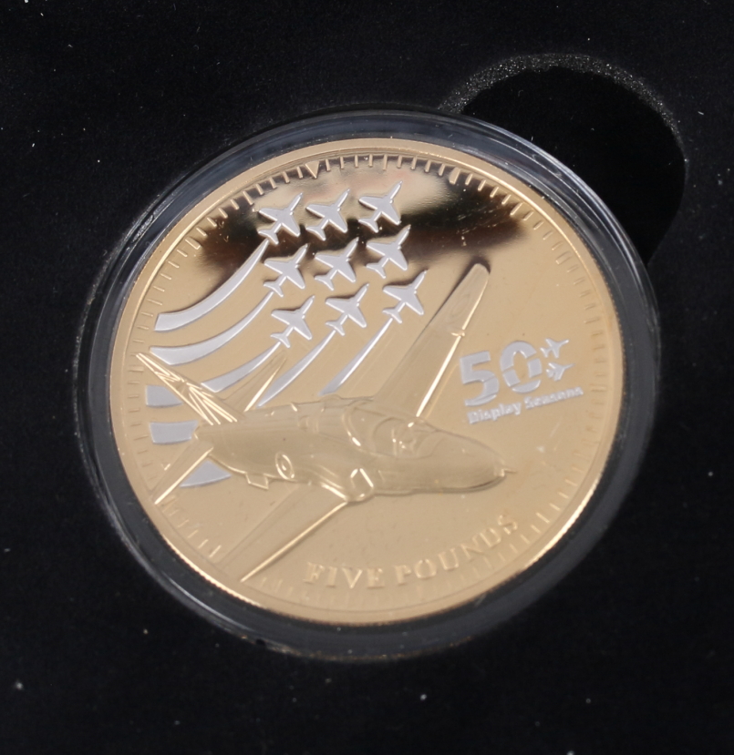 The Red Arrows 50th Display Season Jersey Gold £5 coin, in fitted case - Image 2 of 4