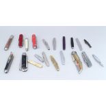 Seventeen pen knives including, horn handles, etc