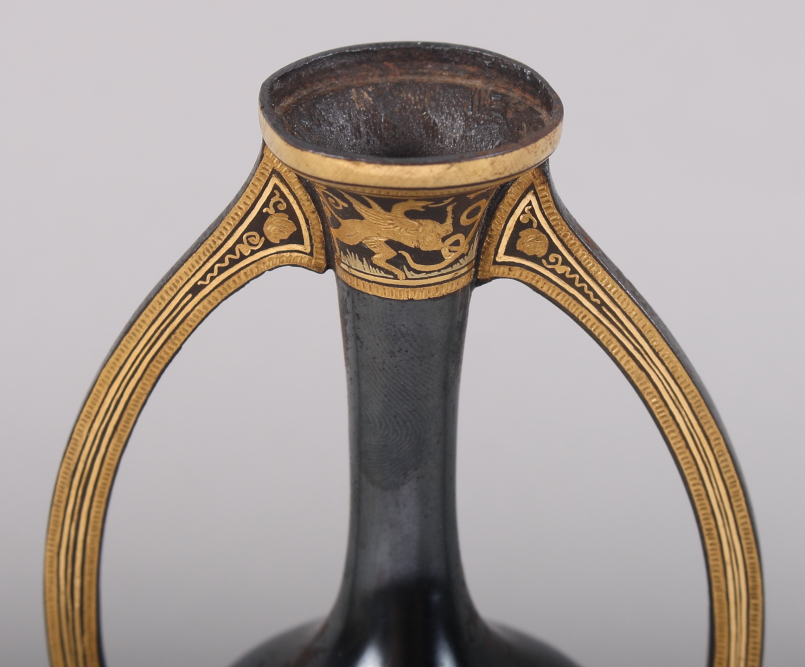 A 1930s Toledo ware two-handled vase, on circular foot with dragon scroll decoration, 7 1/8" high - Bild 3 aus 8