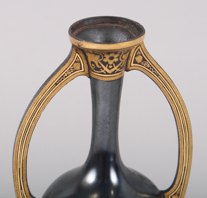 A 1930s Toledo ware two-handled vase, on circular foot with dragon scroll decoration, 7 1/8" high - Bild 8 aus 8