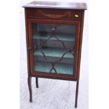 An Edwardian mahogany and satinwood banded display cabinet enclosed lattice glazed door, 23 1/2"