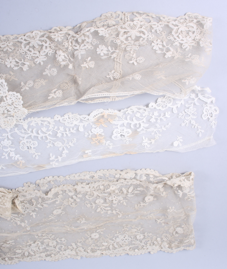 An 18th century Honiton lace lappet with drochel ground, a Carrickmacross stole, sets of Normandy - Bild 5 aus 5