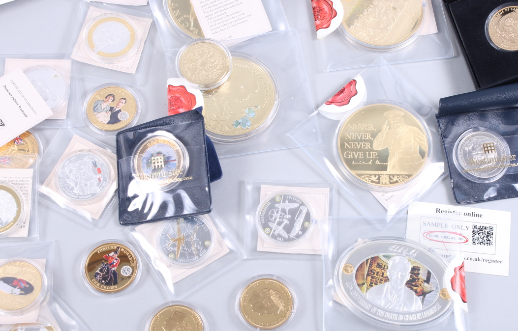 A large collection of Royal, D-Day and other commemorative coins and medallions - Image 6 of 8