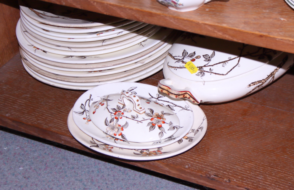 A Royal Doulton "Old Leeds Sprays" pattern part tea service (damages) and a Tokyo part dinner - Image 5 of 6