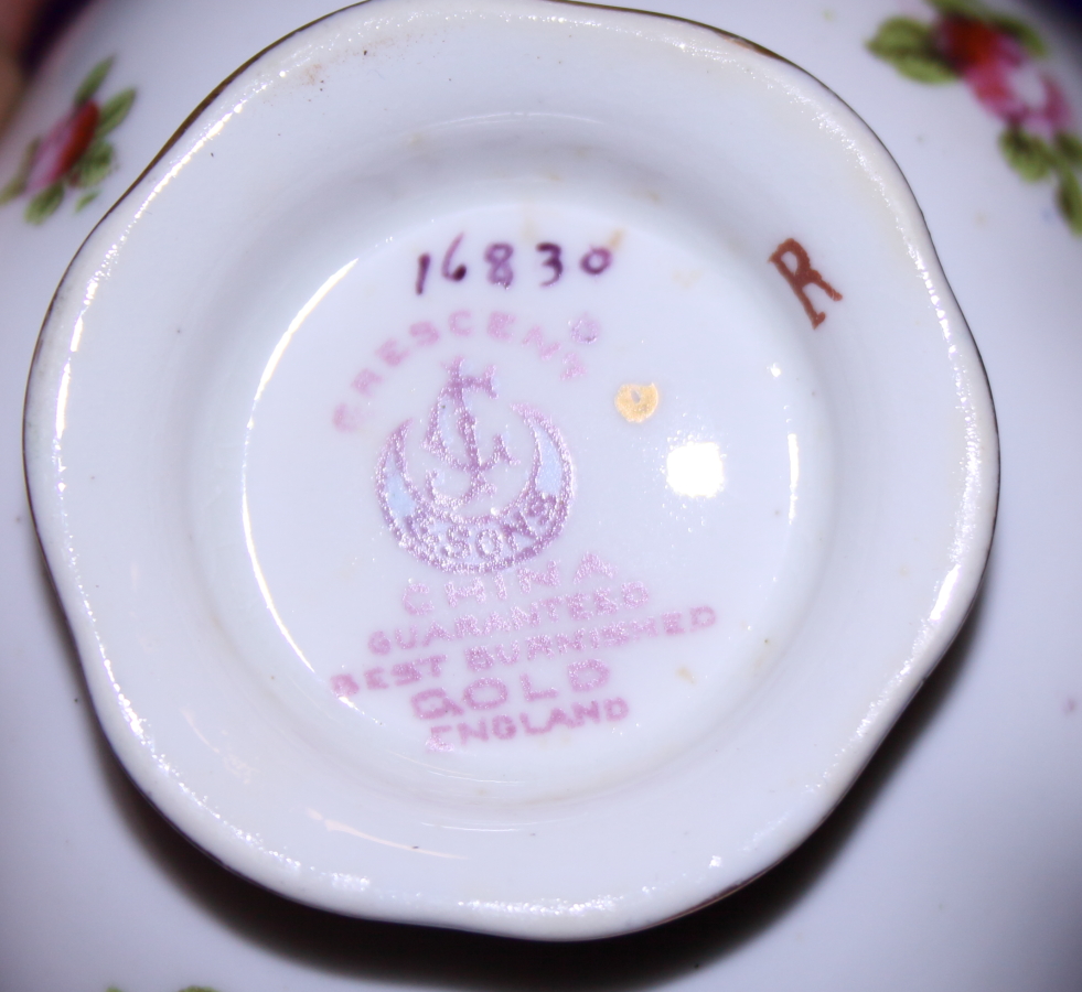 A Crescent bone china floral decorated part combination service - Image 3 of 4