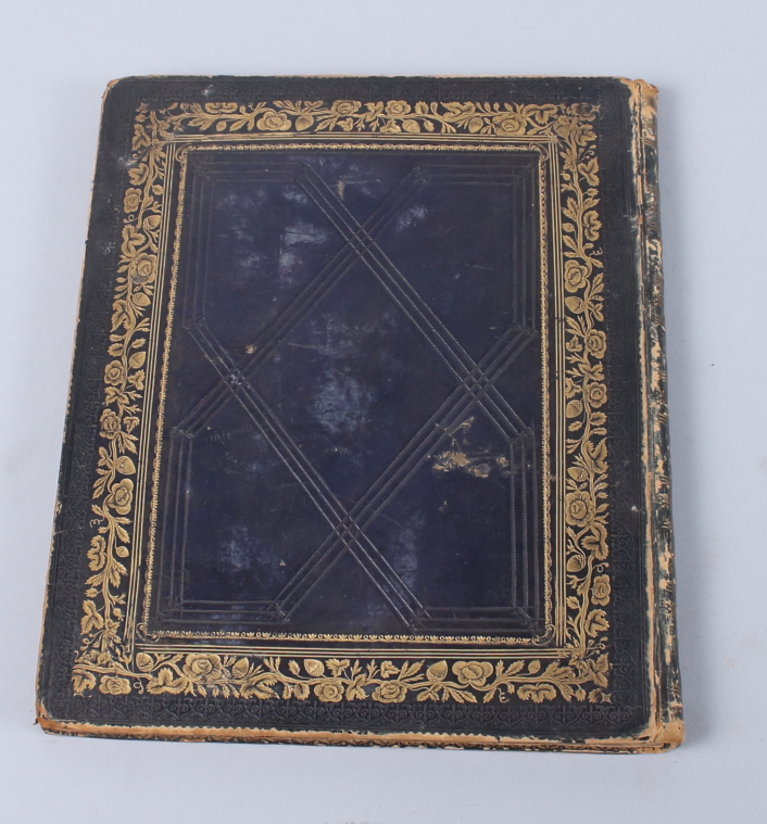 An early 19th century scrapbook with various hand-painted sketches, in a leather and gilt bound - Bild 27 aus 29