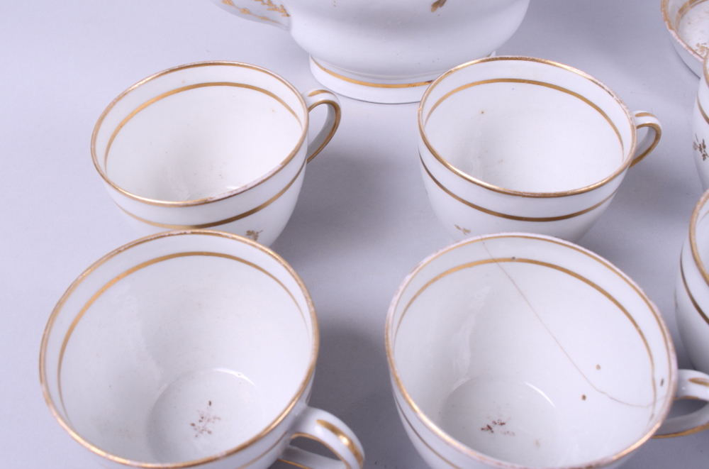 An early 19th century New Hall porcelain gilt decorated part teaset - Image 3 of 8