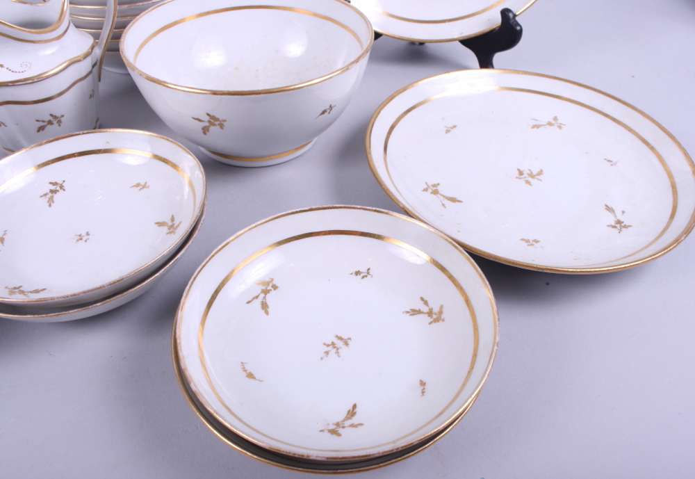 An early 19th century New Hall porcelain gilt decorated part teaset - Image 6 of 8