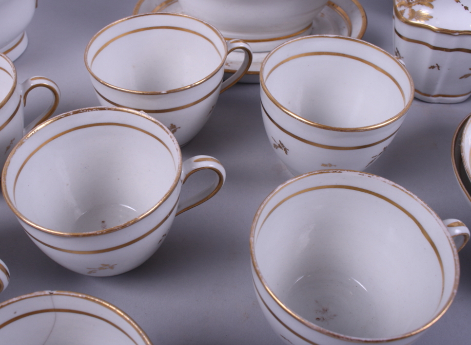 An early 19th century New Hall porcelain gilt decorated part teaset - Image 4 of 8