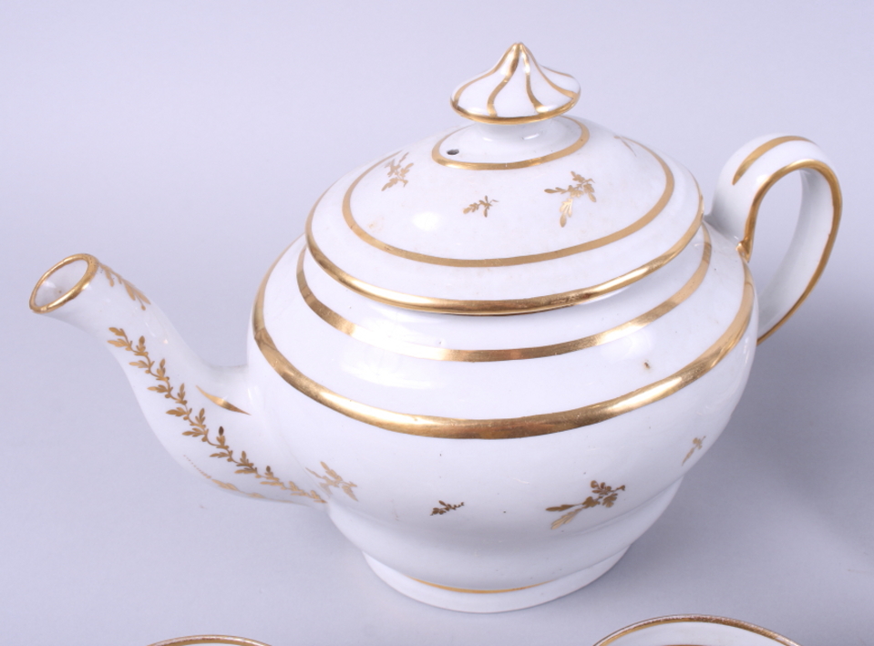 An early 19th century New Hall porcelain gilt decorated part teaset - Image 8 of 8