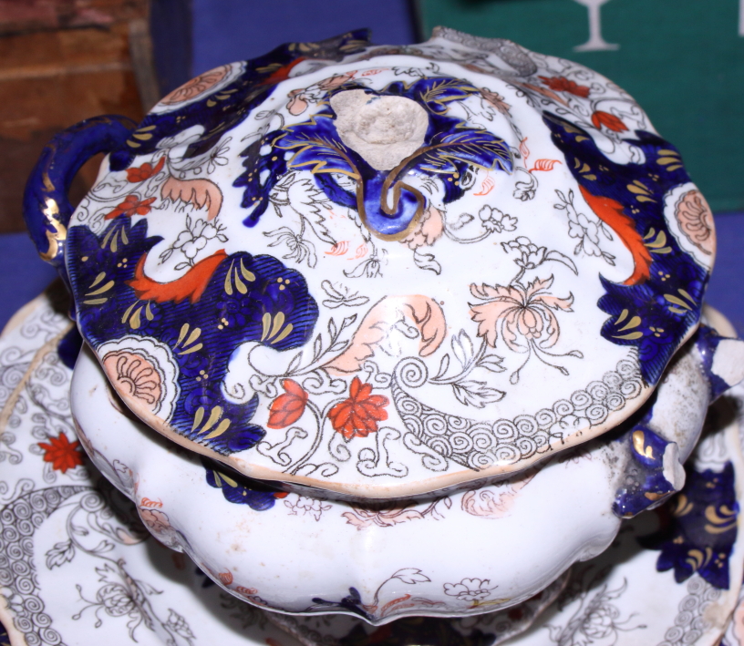 A Masons Imari design part dinner service - Image 3 of 4