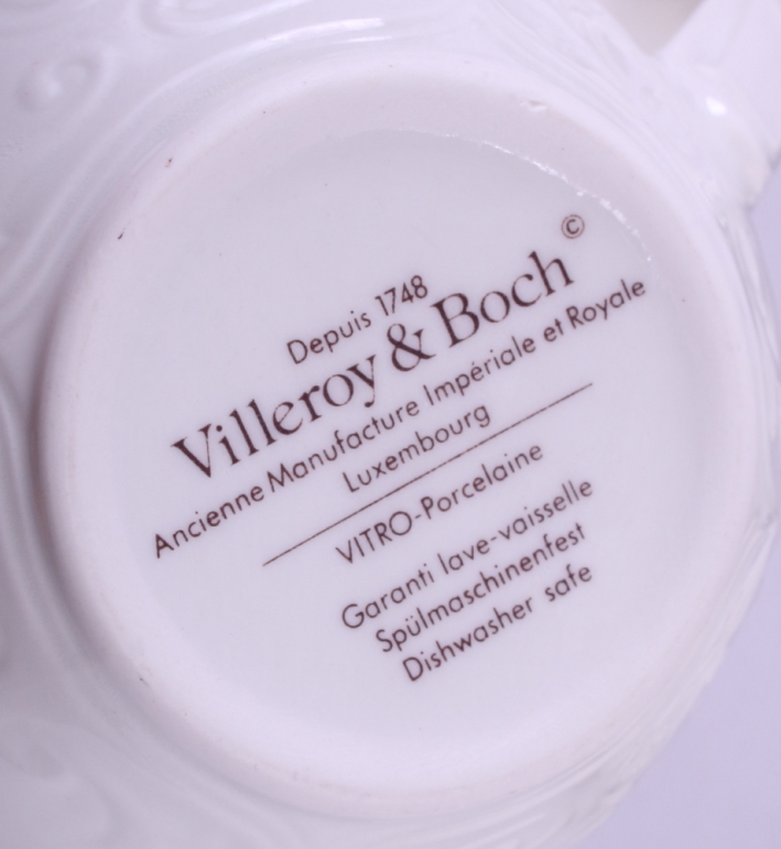 A Villeroy & Boch embossed porcelain part combination service - Image 3 of 6