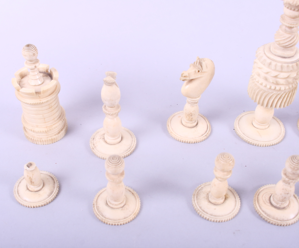 A 19th century turned and stained barleycorn bone chess set - Image 2 of 6