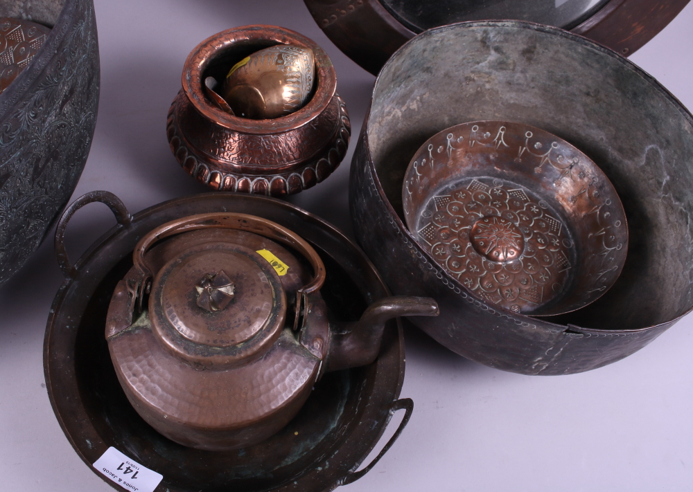 A quantity of copper, including a large bowl, a copper kettle, trays, a mirror, etc - Image 3 of 3