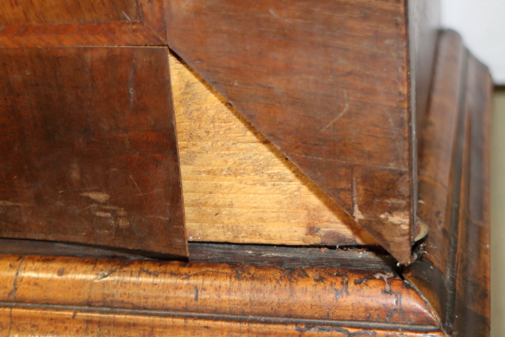 An early 18th century figured walnut double dome top bureau bookcase, the upper section with drawers - Image 5 of 12