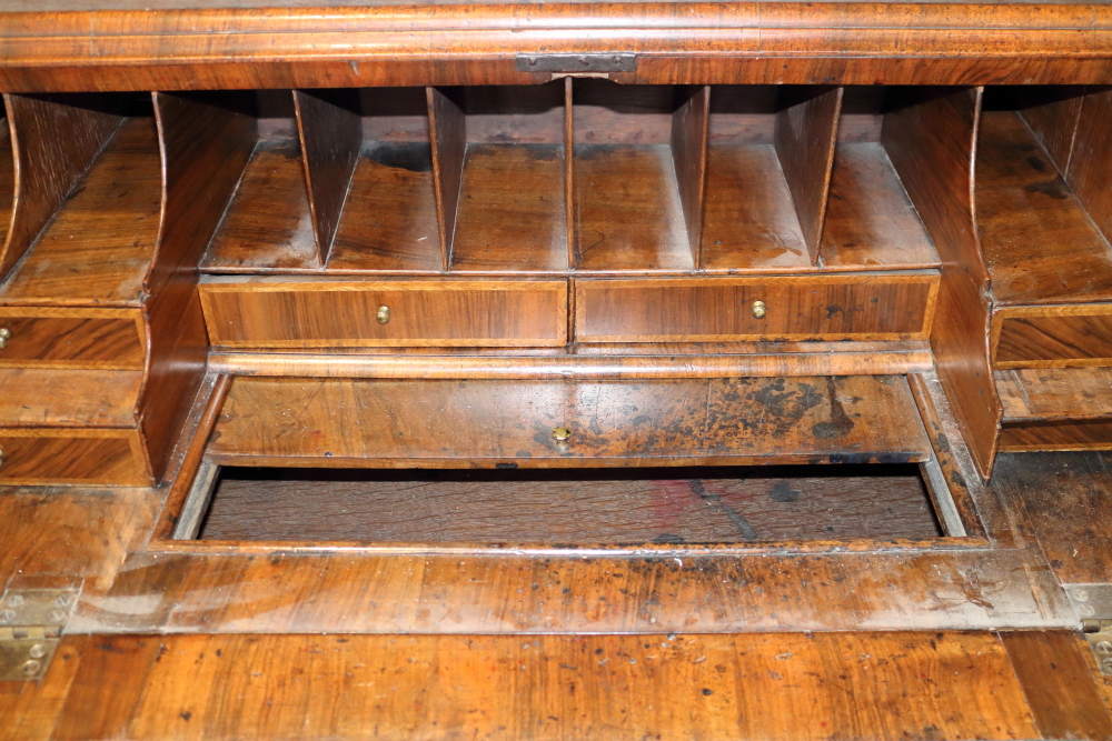 An early 18th century figured walnut double dome top bureau bookcase, the upper section with drawers - Image 4 of 12