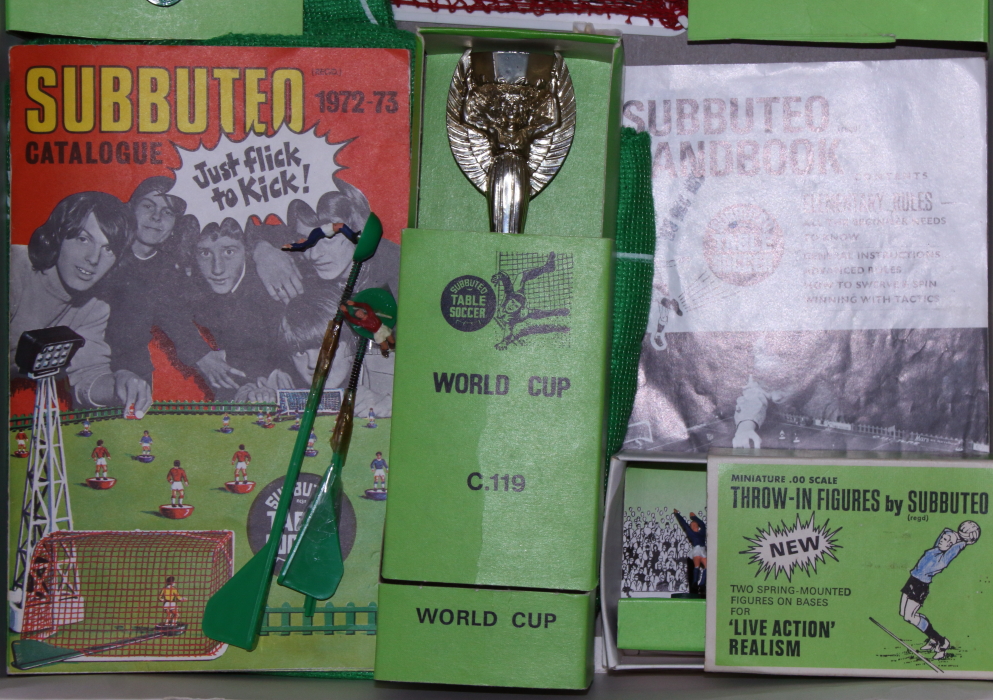 A Continental Club Edition Subbuteo table soccer game, including handbook, 1972-73 catalogue, - Image 3 of 5