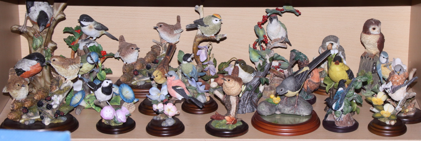 A quantity of porcelain birds, including Country Artist models, Danbury Mint bells, decorated in - Image 4 of 5
