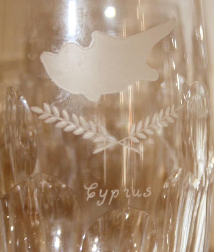 A Waterford "Curraghmore" pattern cut glass part table service for six with etched decoration of - Image 4 of 8