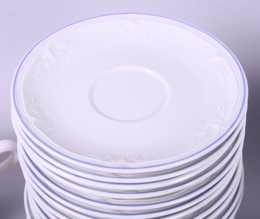 A Villeroy & Boch embossed porcelain part combination service - Image 5 of 6