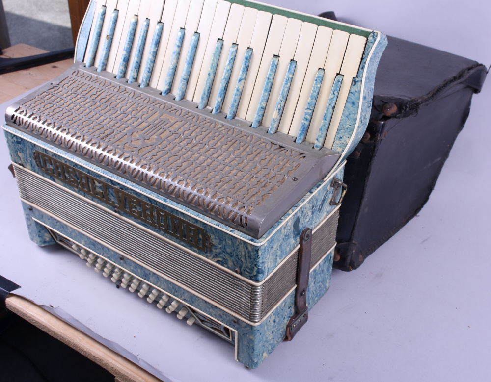A Casali Verona accordion, in case - Image 2 of 2