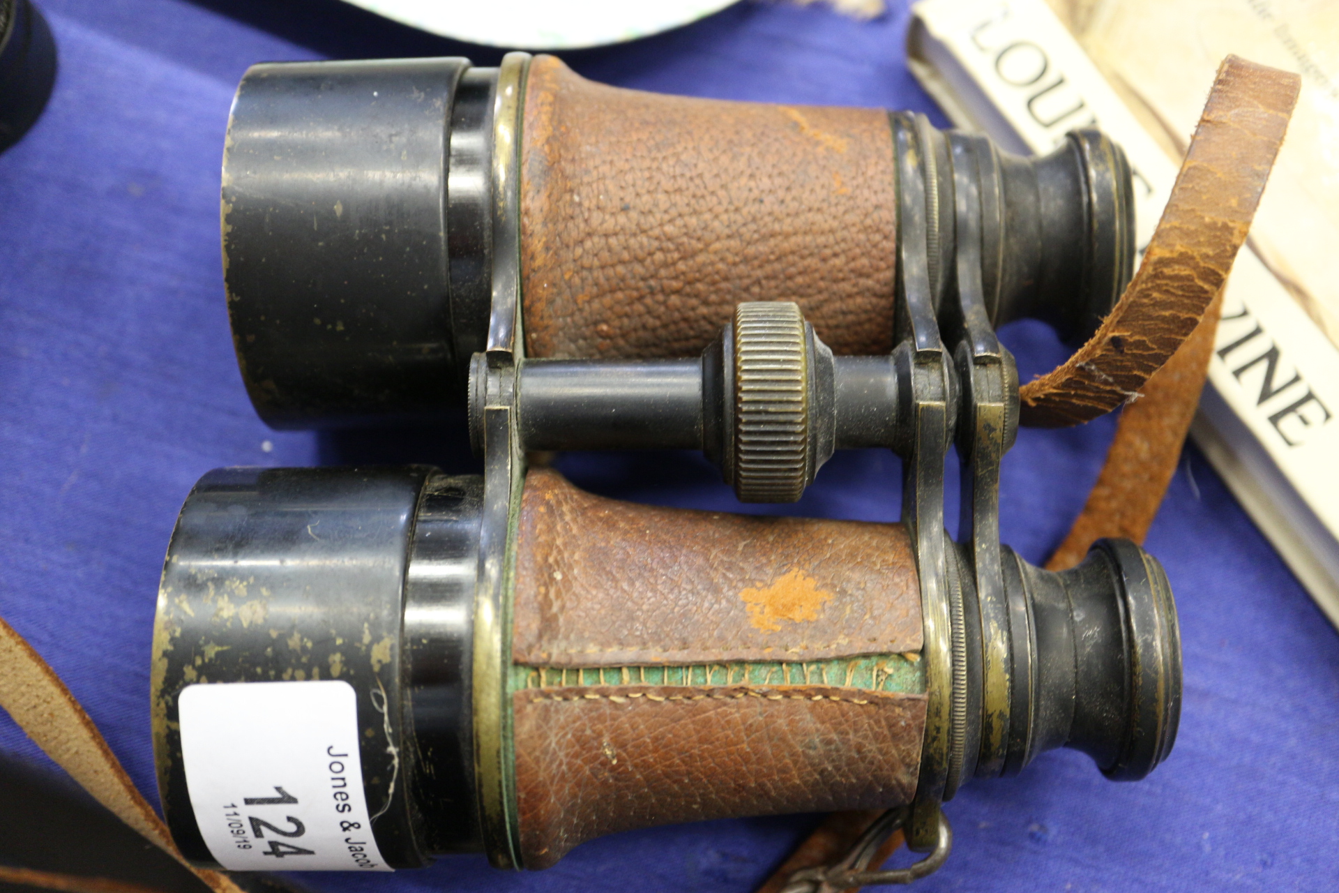 A pair of Carl Zeiss 8x32B binoculars, a pair of military binoculars, two other pairs of - Image 4 of 24