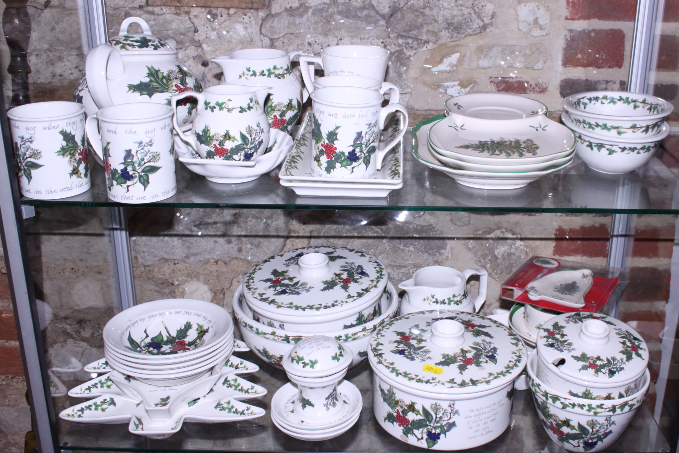 A Portmeirion "The Holly and the Ivy" pattern combination service, including a turkey platter, - Image 2 of 4