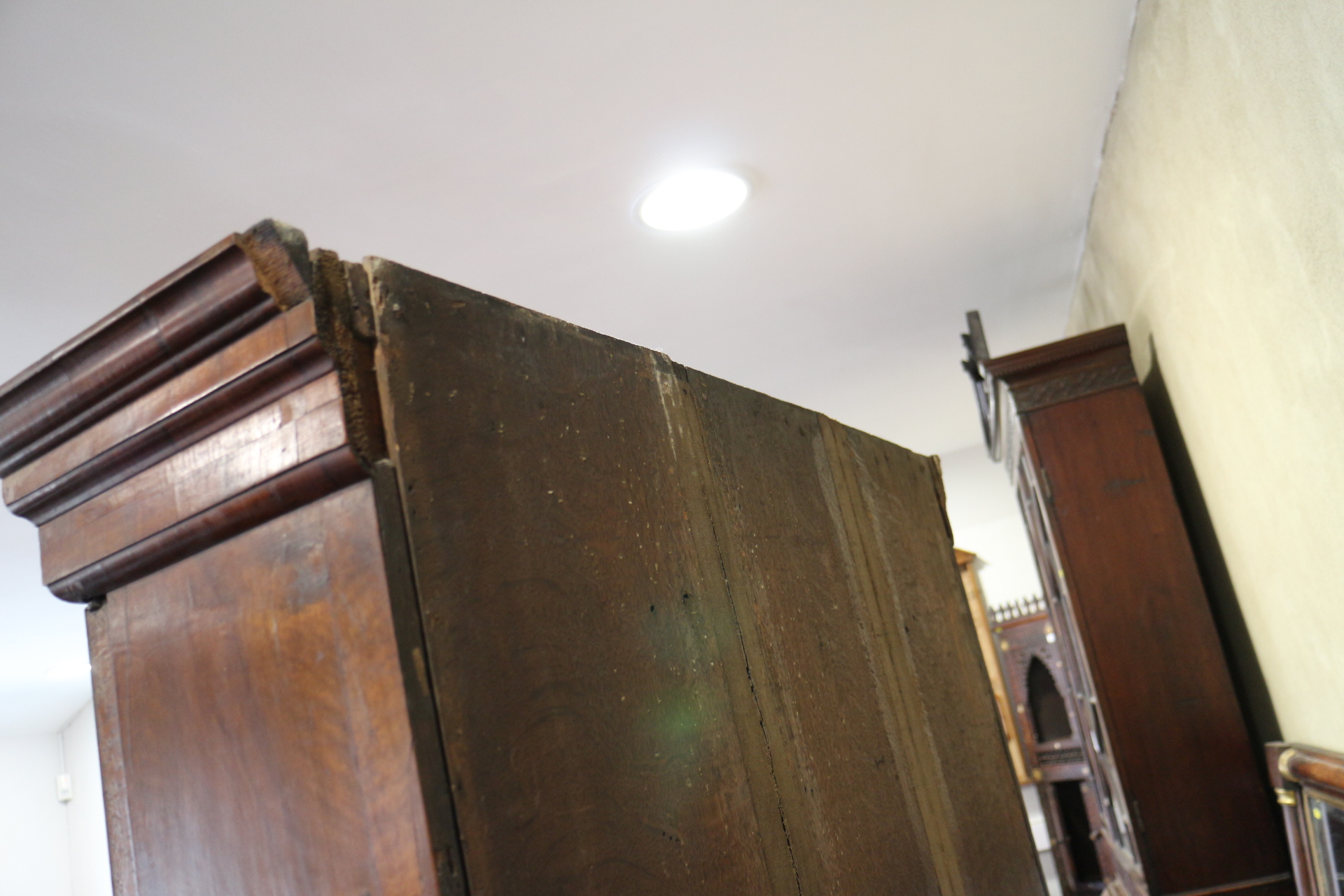 An early 18th century figured walnut double dome top bureau bookcase, the upper section with drawers - Image 12 of 12