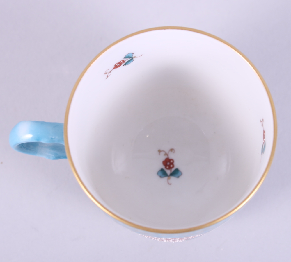 A pair of Herend "Cornucopia" pattern cabinet cups and saucers, hand-painted "Altai Saudonie" to - Image 8 of 15