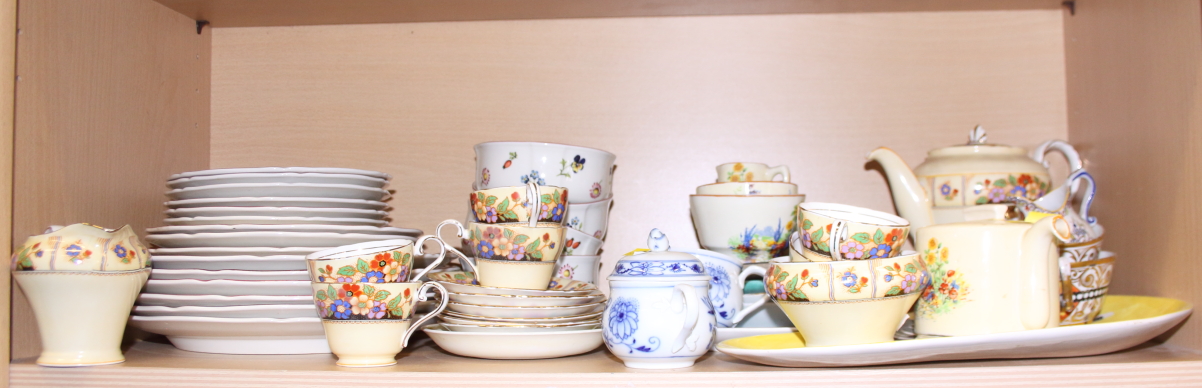 A quantity of Villeroy and Boch "Petite Fleur" plates and bowls, an Aynsley part coffee set and